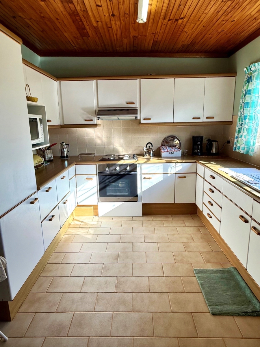 4 Bedroom Property for Sale in Bergzicht Western Cape